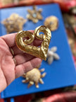 Grote vergulde designer hart broche