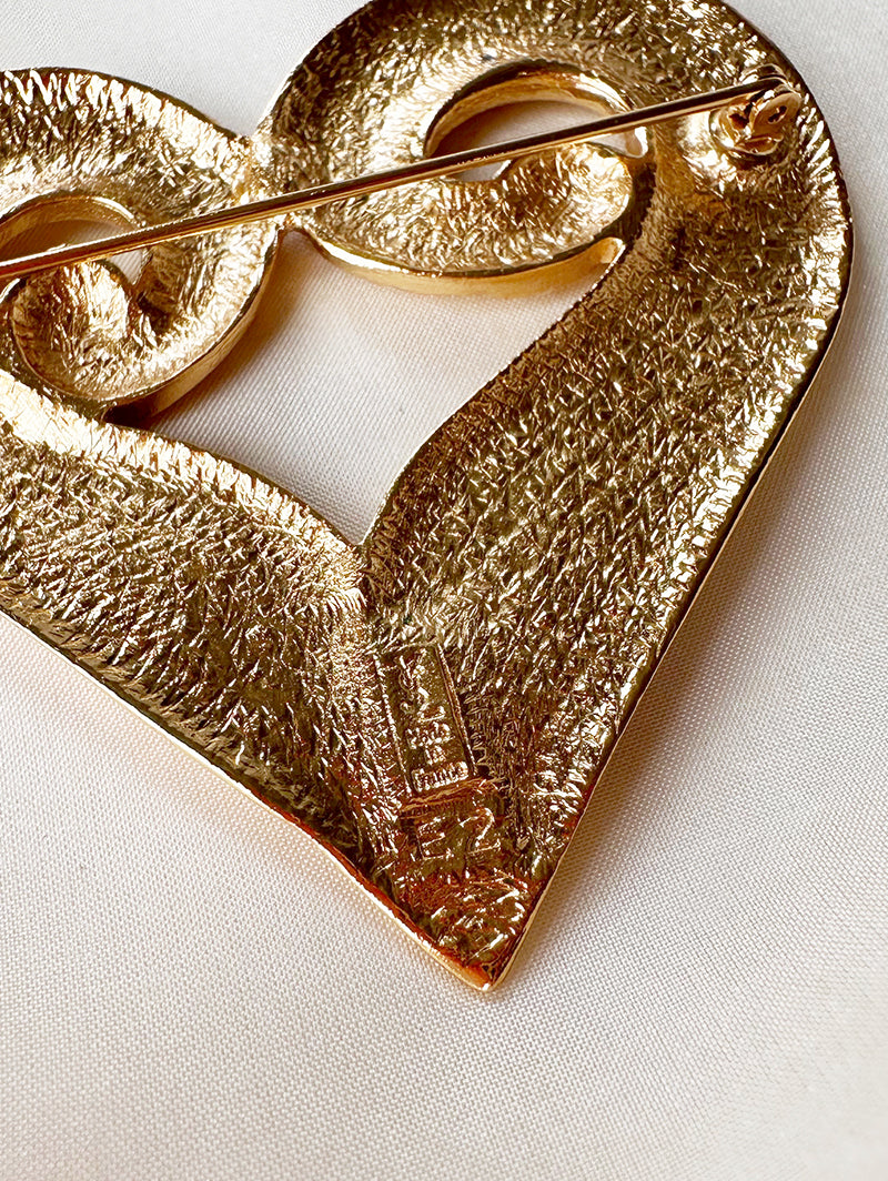 Grote vergulde designer hart broche
