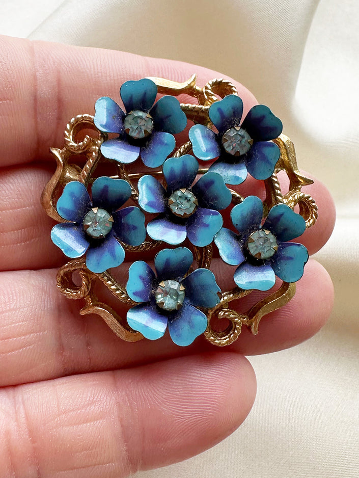 Designer broche/kettinghanger met vergeetmenietjes
