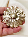 Sunburst broche