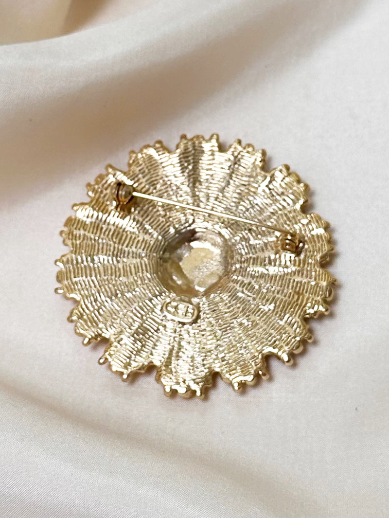 Sunburst broche