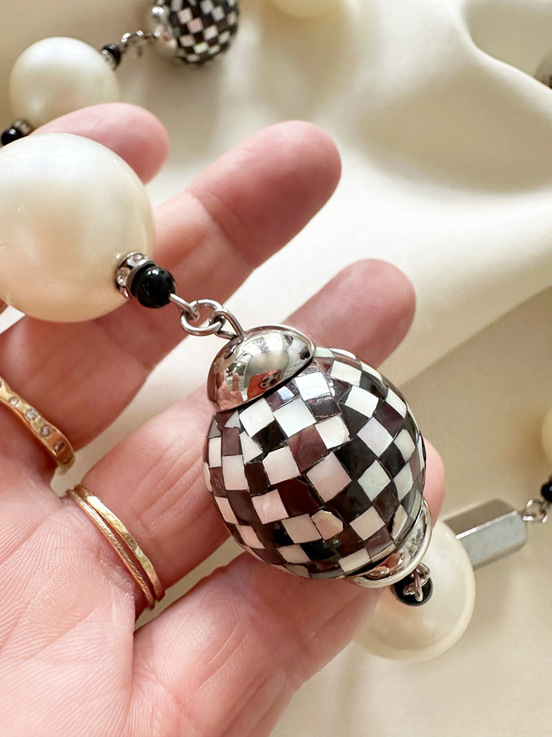 Ketting met faux parels en parelmoer