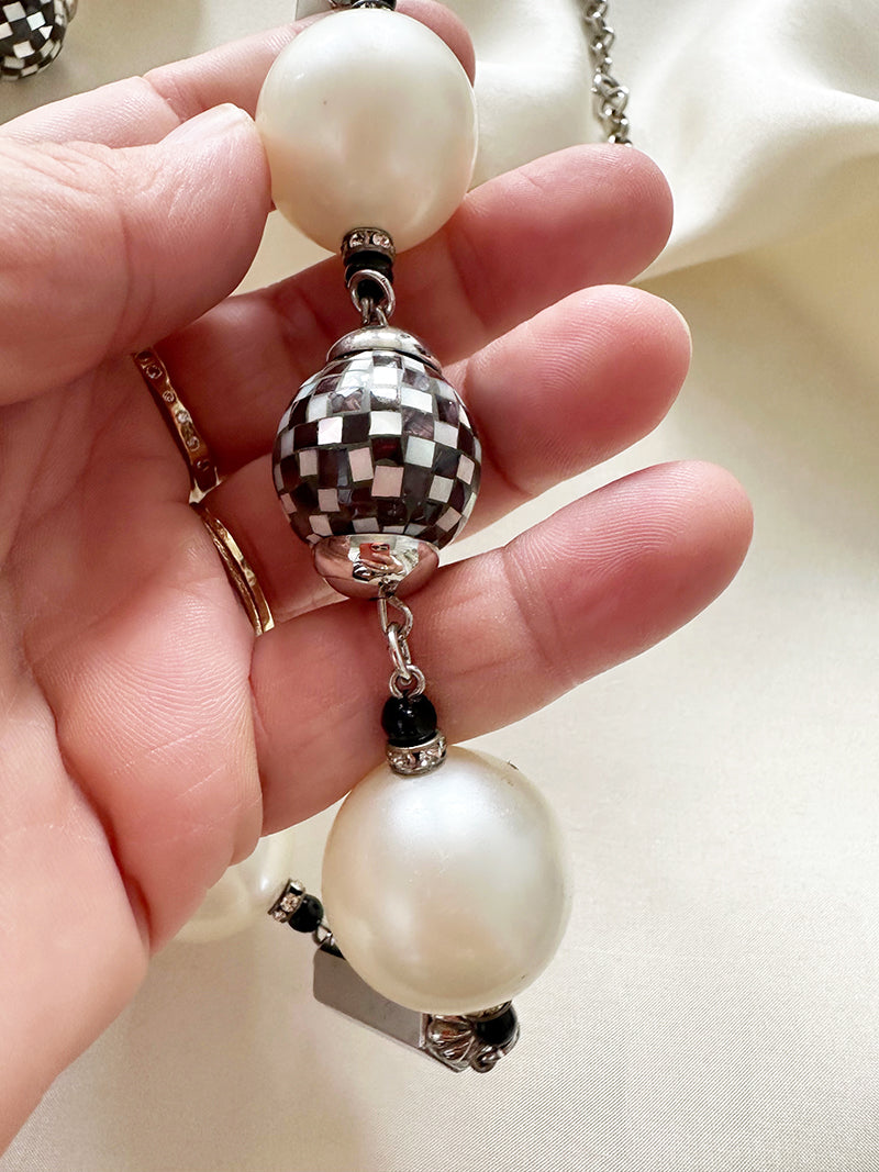 Ketting met faux parels en parelmoer