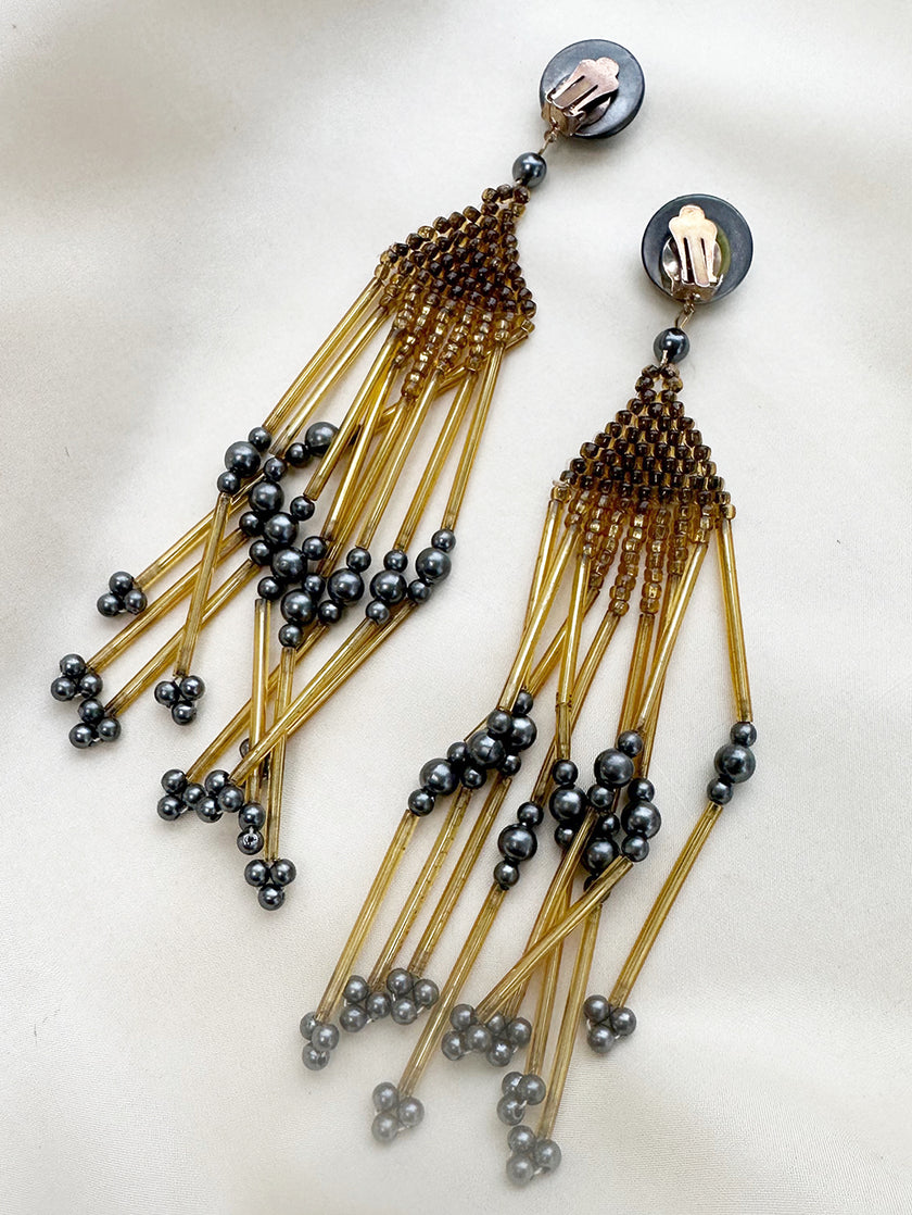 Lange vintage oorclips met kraaltjes