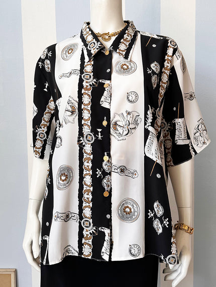Blouse met bladmuziek en muziekinstrumenten