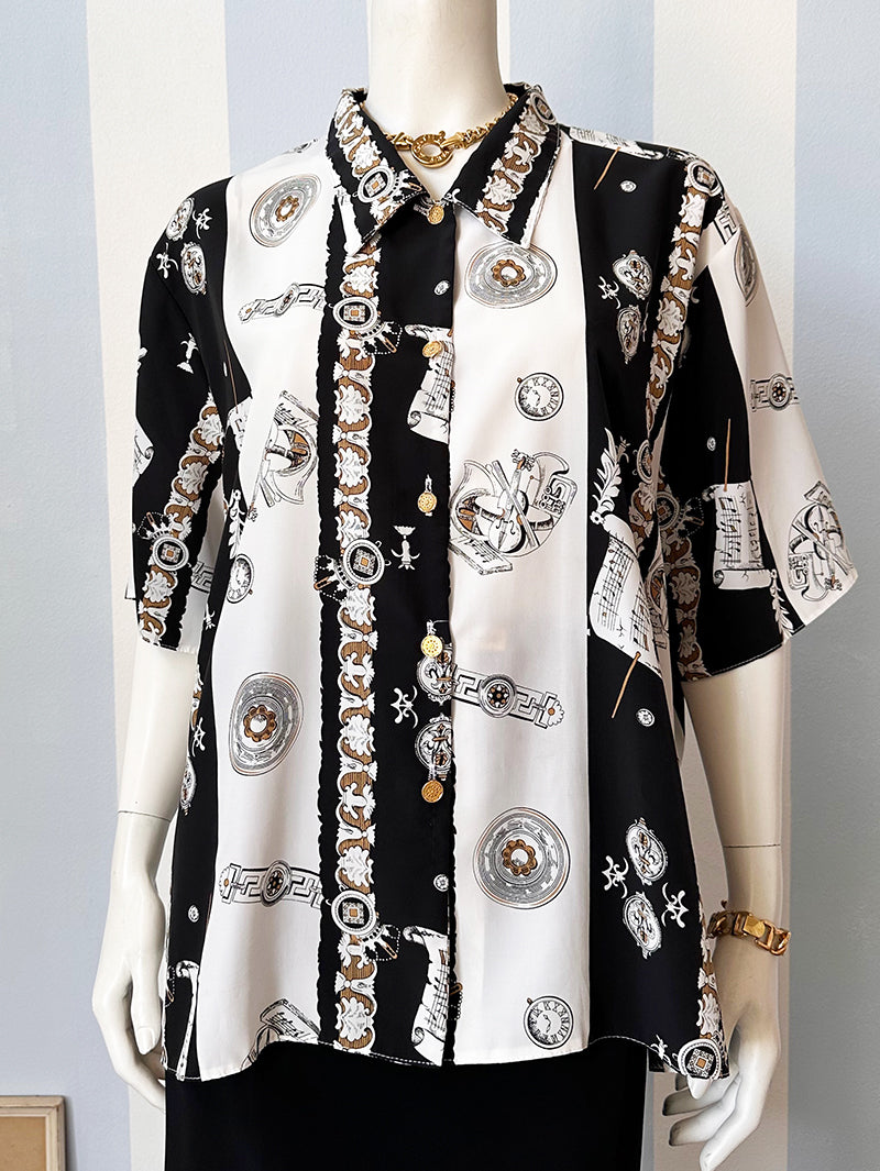 Blouse met bladmuziek en muziekinstrumenten