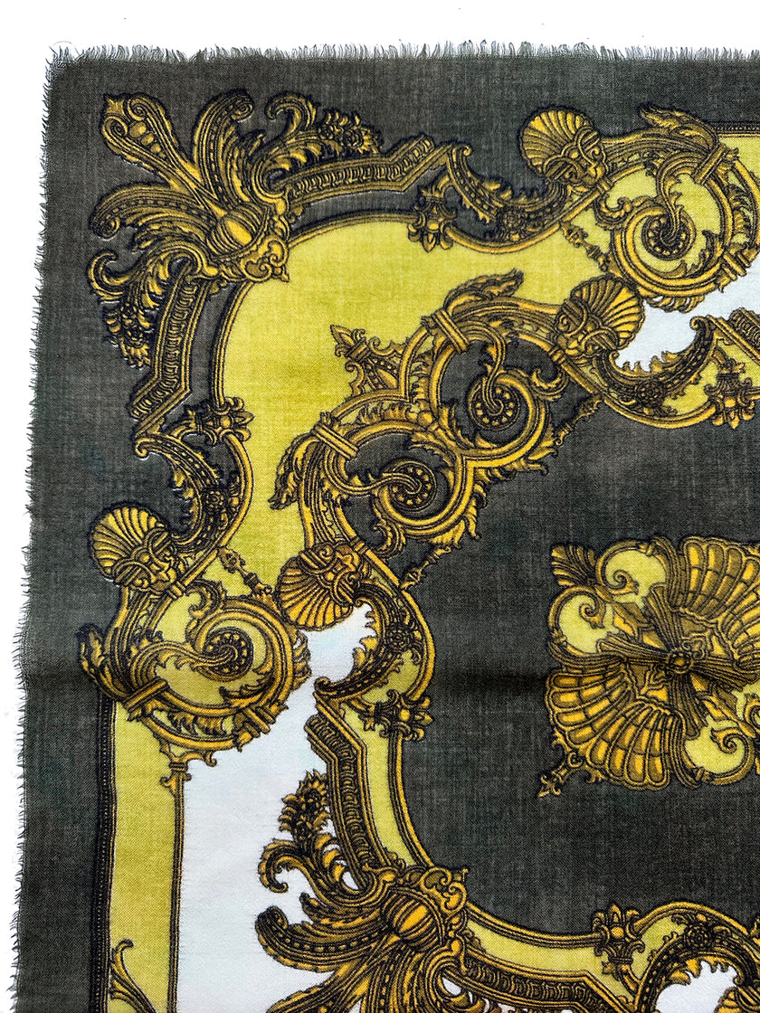 Wollen sjaal met barok dessin