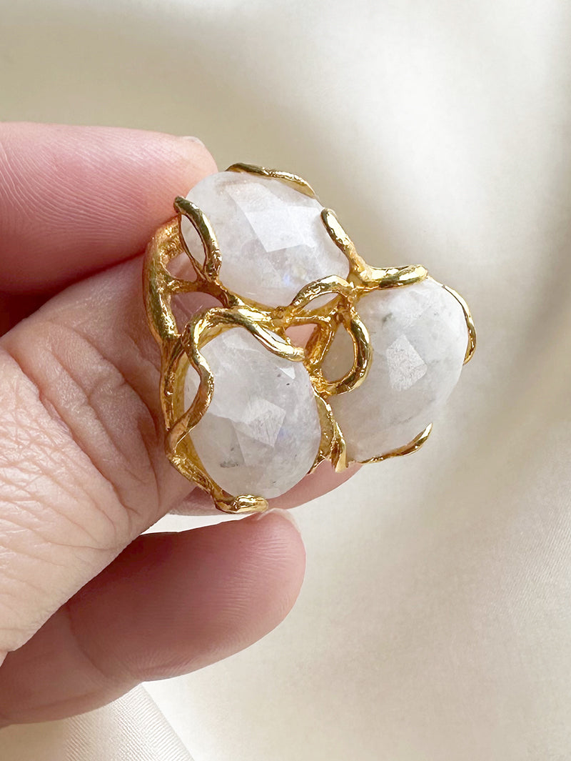 Gouden ring met opalen