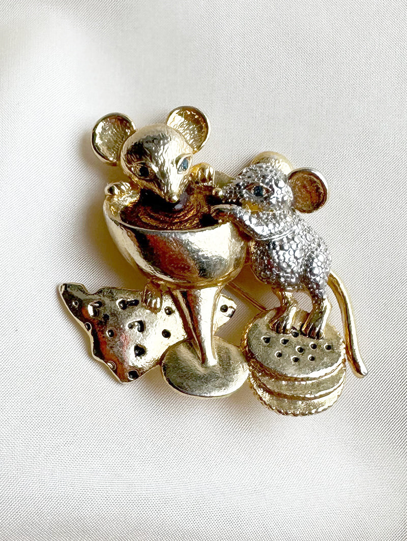 Muizen broche