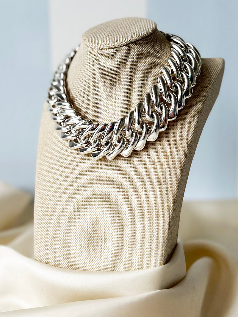 Verzilverde chunky designer choker