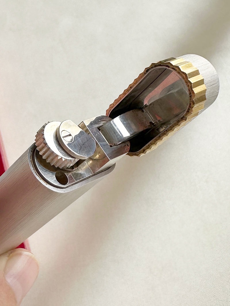 Goud met zilveren designer aansteker