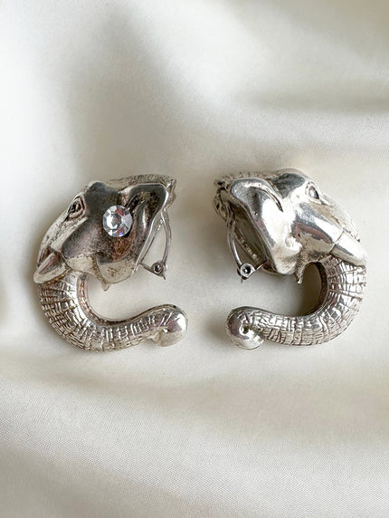 Verzilverde olifant clip oorbellen