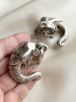 Verzilverde olifant clip oorbellen
