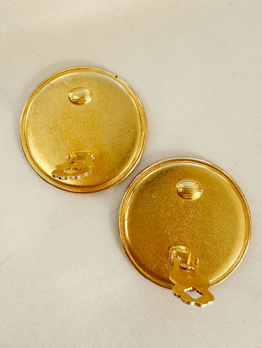 Vergulde sphinx clip oorbellen