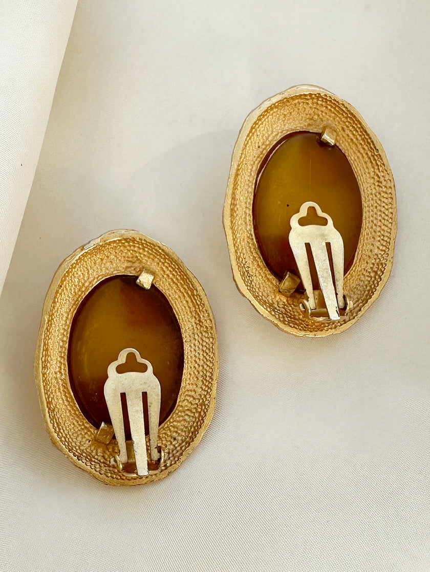 Grote ovale vergulde oorbellen