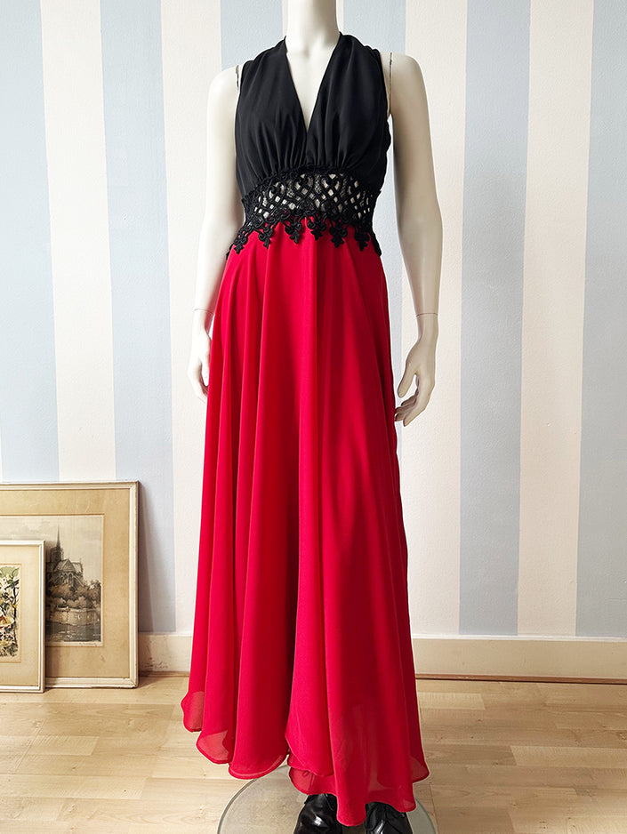 Zwart/rode maxijurk met kant