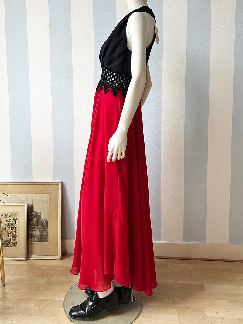 Zwart/rode maxijurk met kant