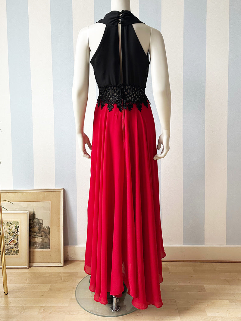 Zwart/rode maxijurk met kant