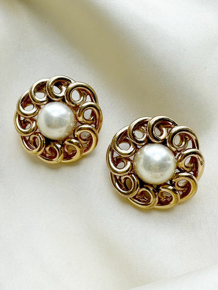 Vergulde designer clip oorbellen met faux parel
