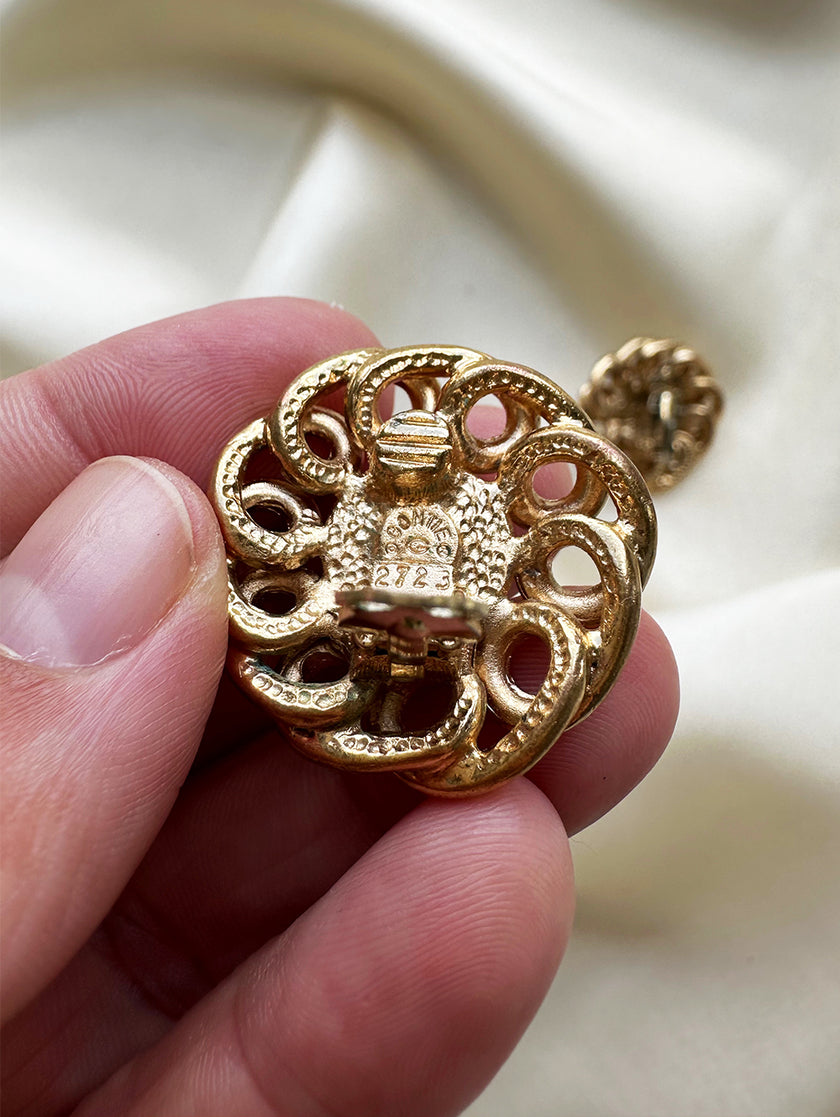 Vergulde designer clip oorbellen met faux parel