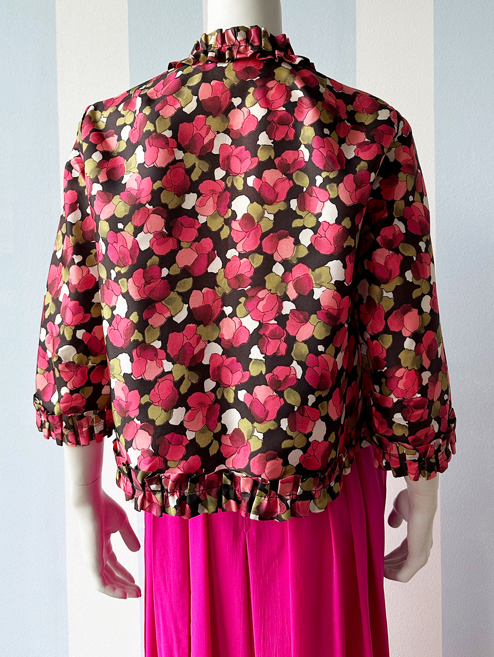 Floral jasje met roezelrandjes