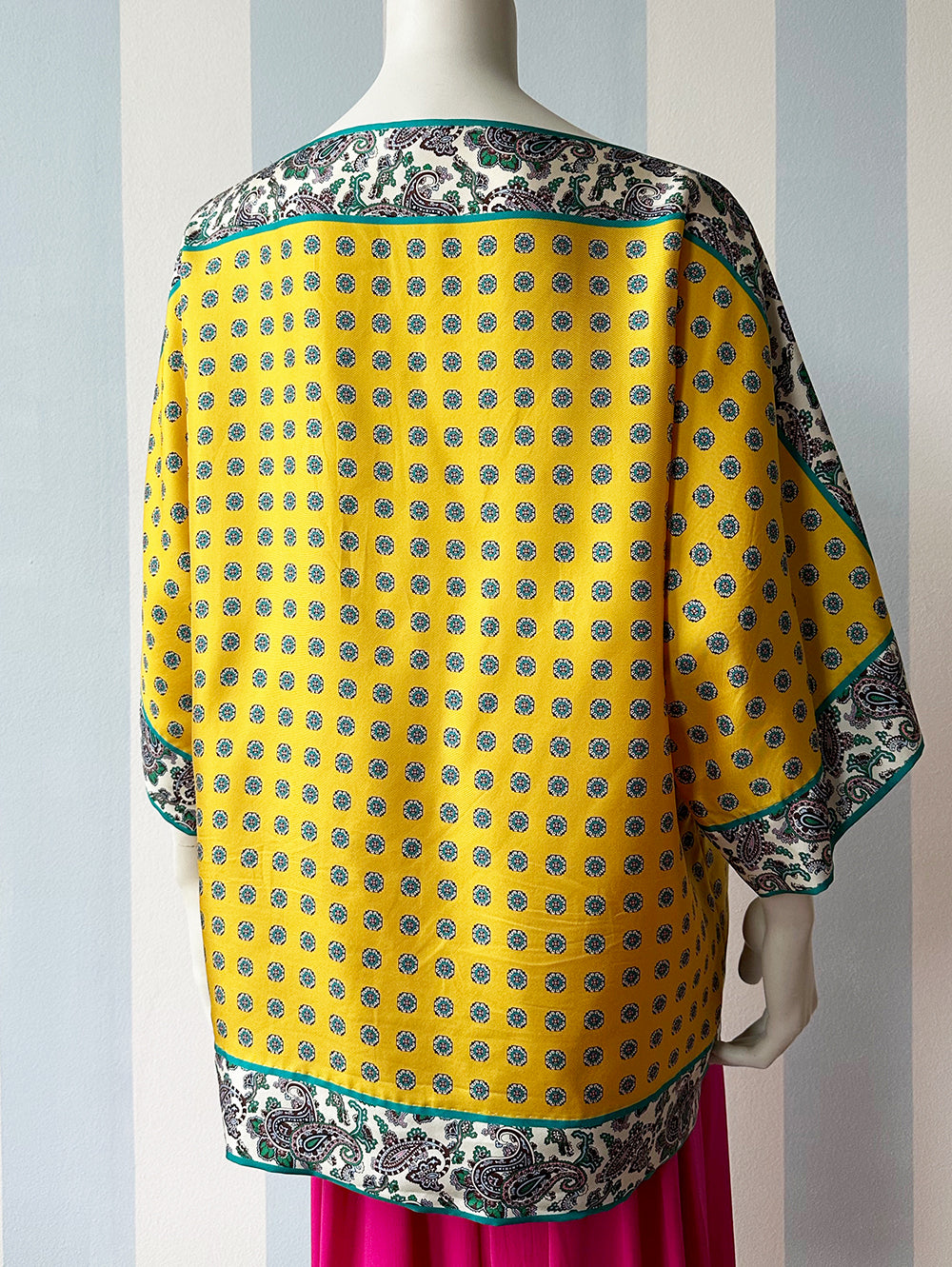 Gele zijden designer printtop