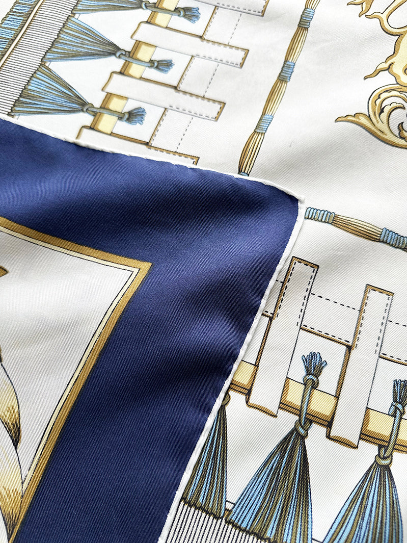 Zijden designer sjaal met schietspoelen