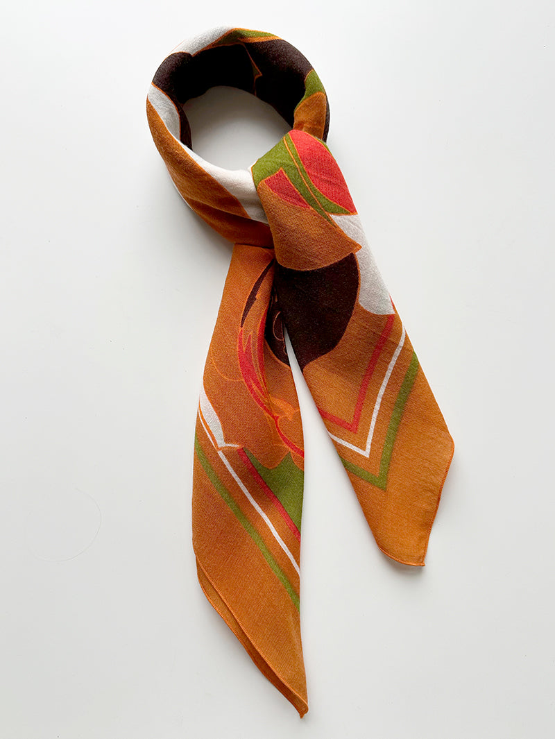 Oranje floral wollen sjaal