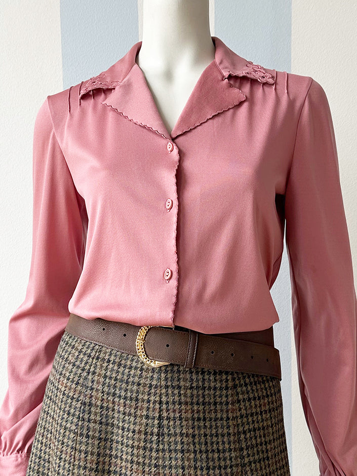 Oud-roze blouse met opengewerkt kraagje