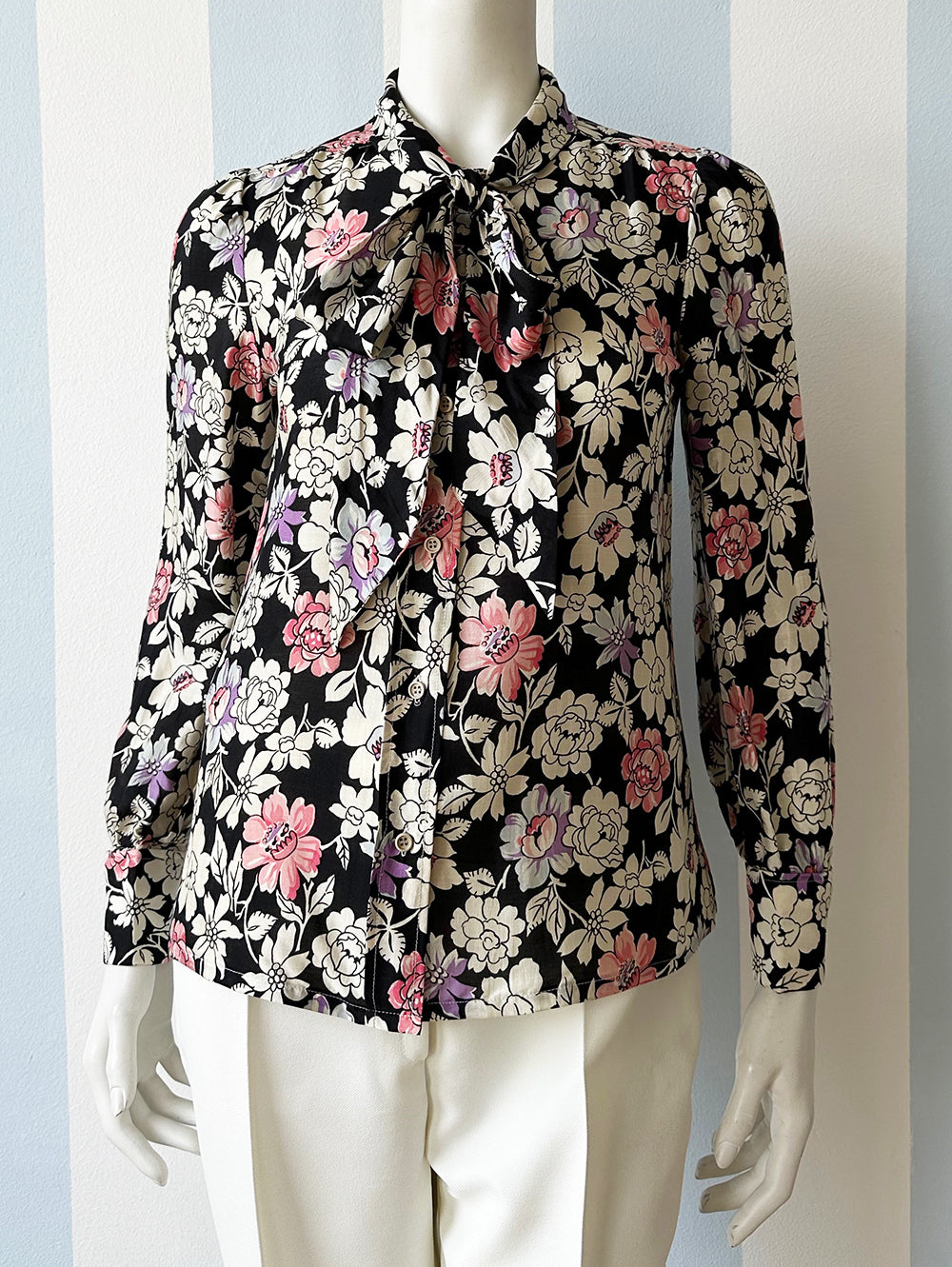 Floral zijden strikblouse