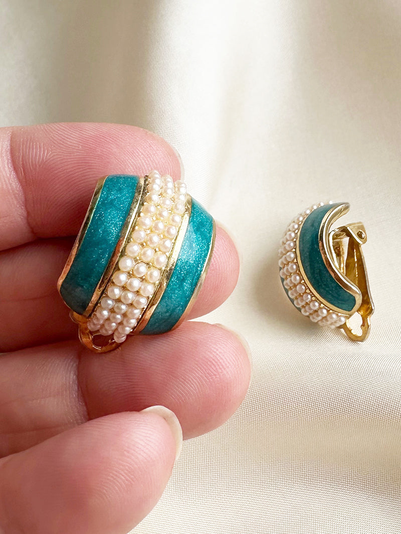 Geëmailleerde oorbellen met zaadpareltjes