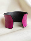 Fuchsia leren designer cuff armband
