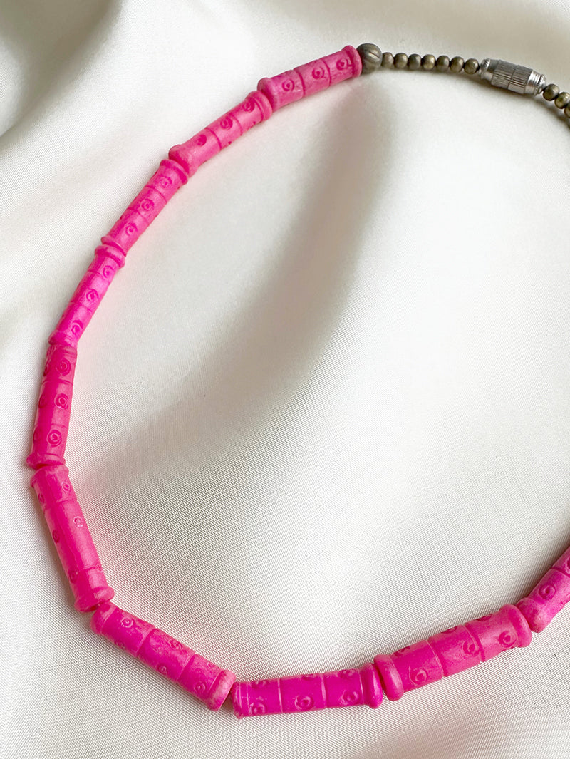 Hot pink halsketting