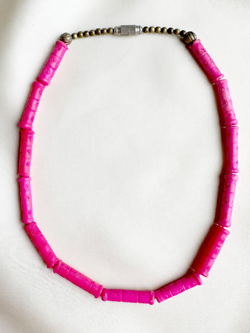 Hot pink halsketting