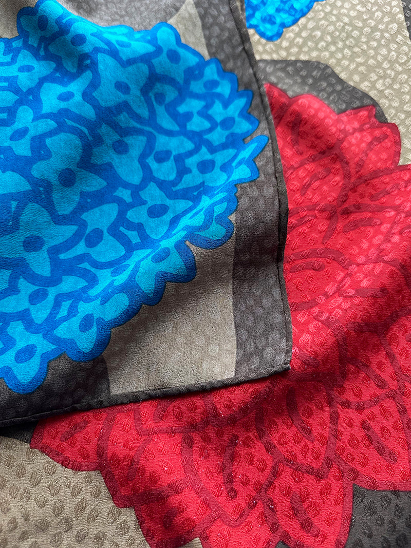 Lange zijden floral sjaal