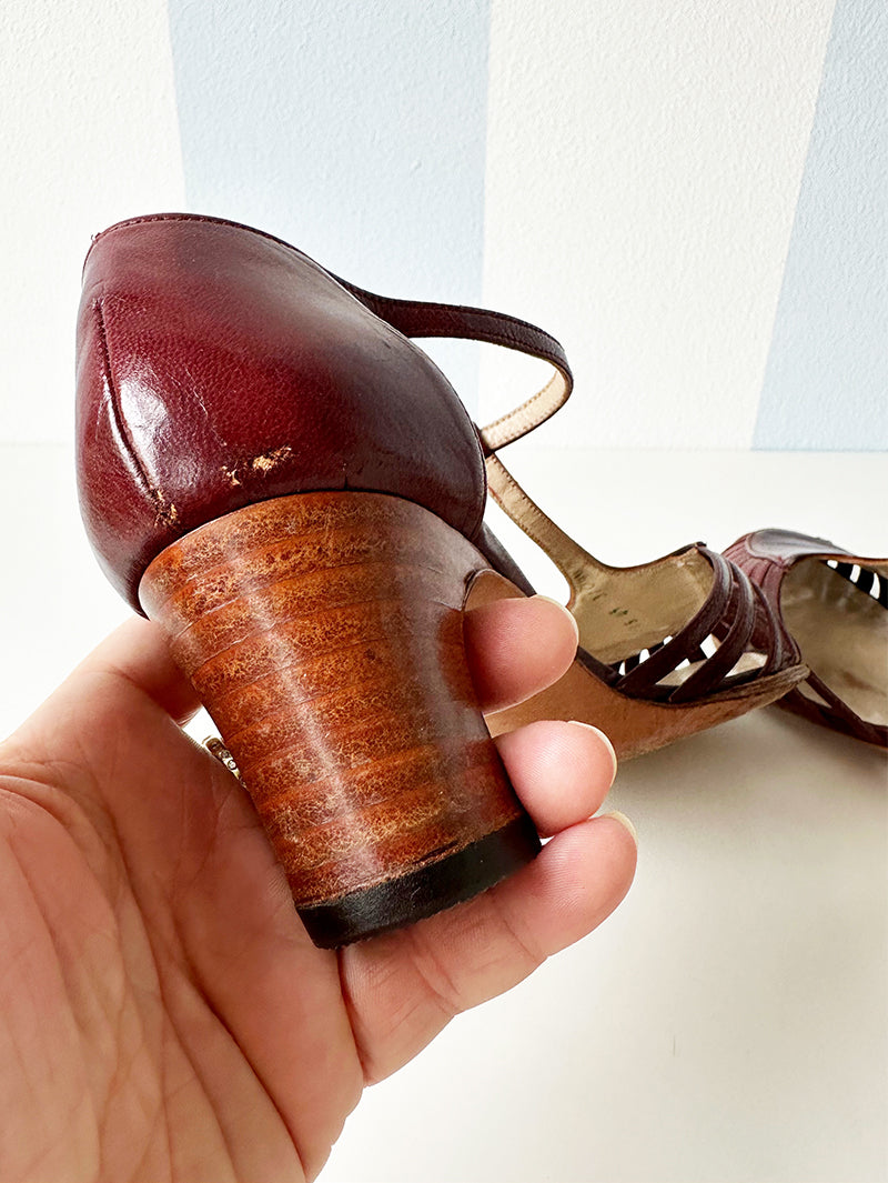 Bordeauxrode vintage leren pumps