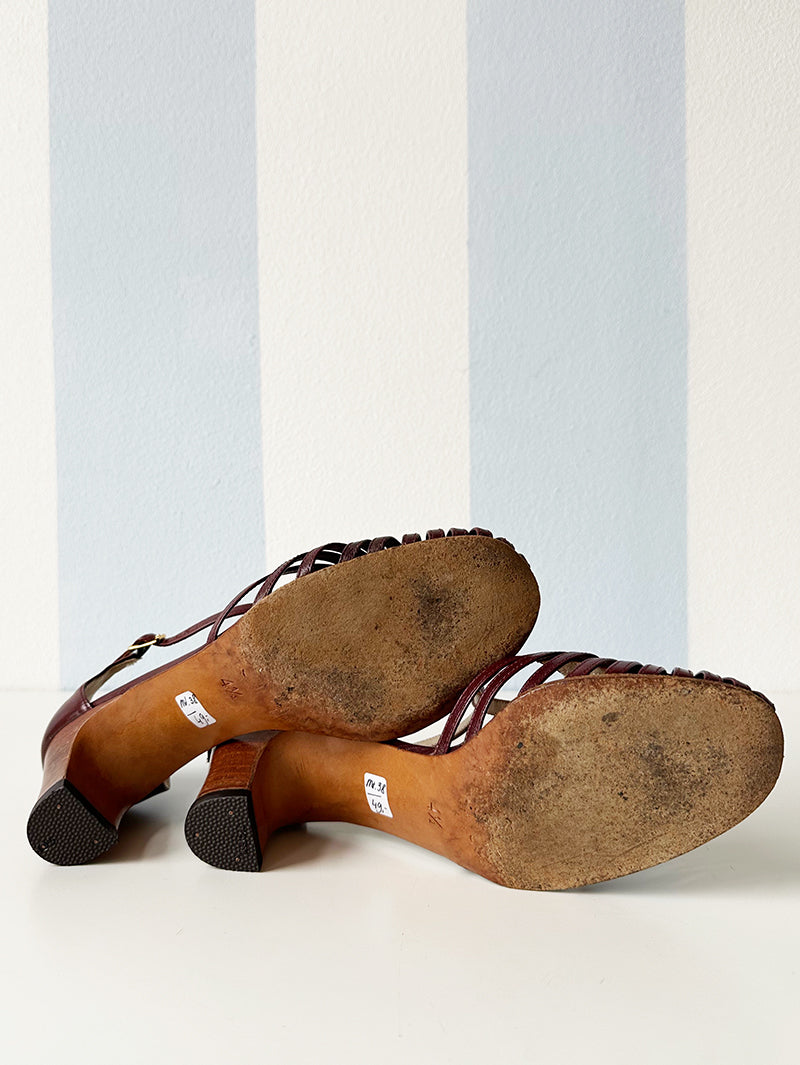 Bordeauxrode vintage leren pumps