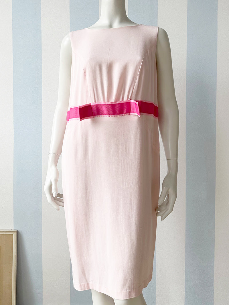 Lichtroze jurk met strik