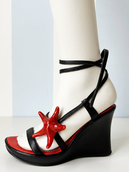 Zwarte leren wedges met knalrode zeesterren | 37