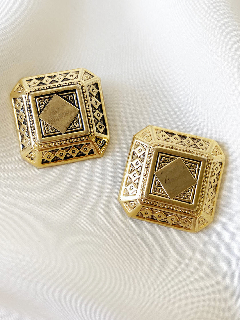 Grote vierkante  gouden clip oorbellen