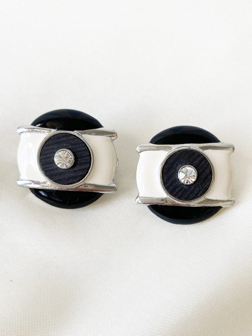 Zwart/witte 60s Mod clip oorbellen