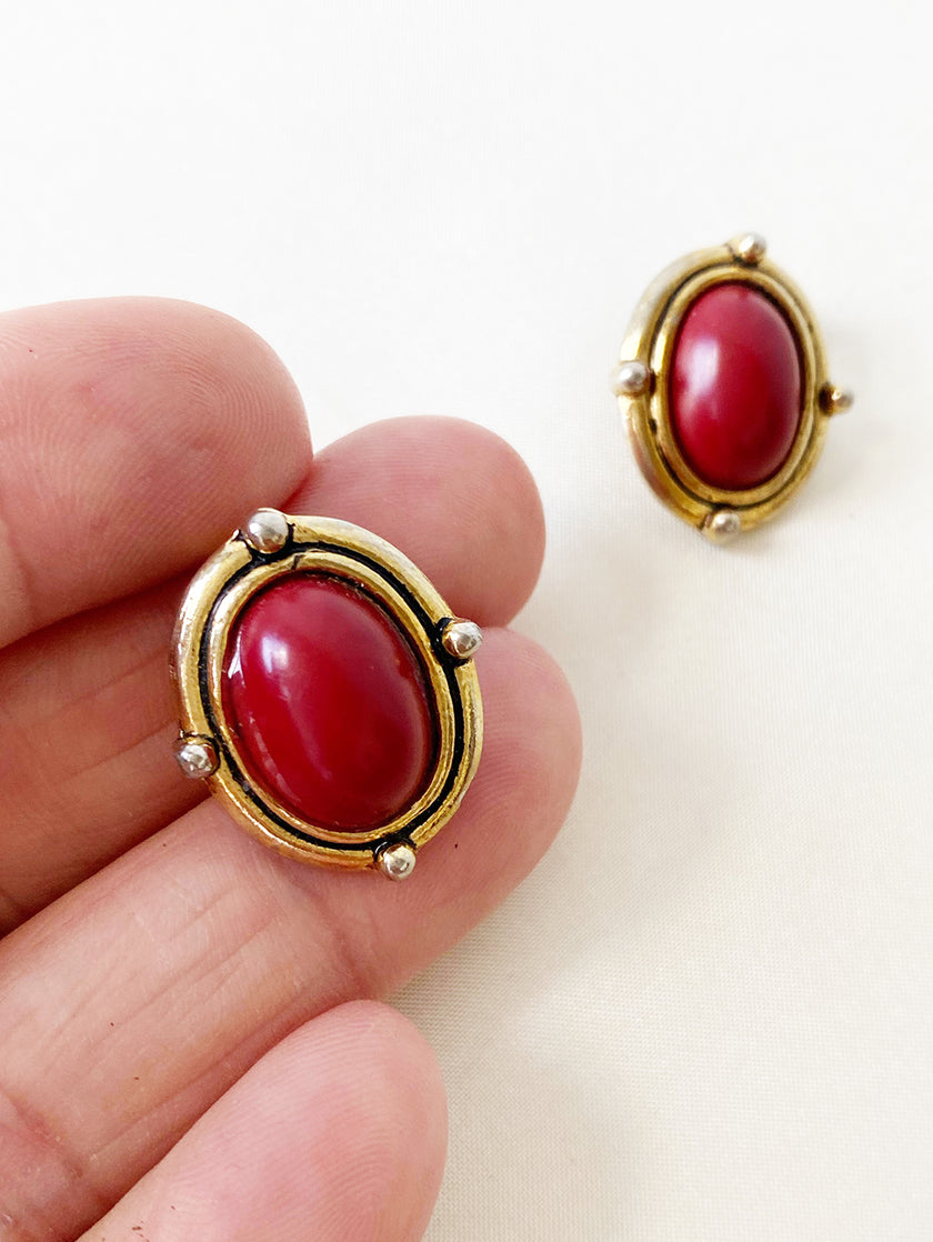 Ovale goud/rode clip oorbellen