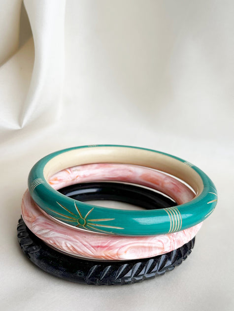 Set bangles