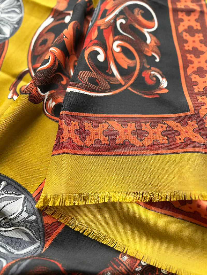 Grote sjaal met baroque dessin