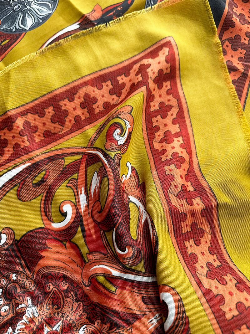 Grote sjaal met baroque dessin