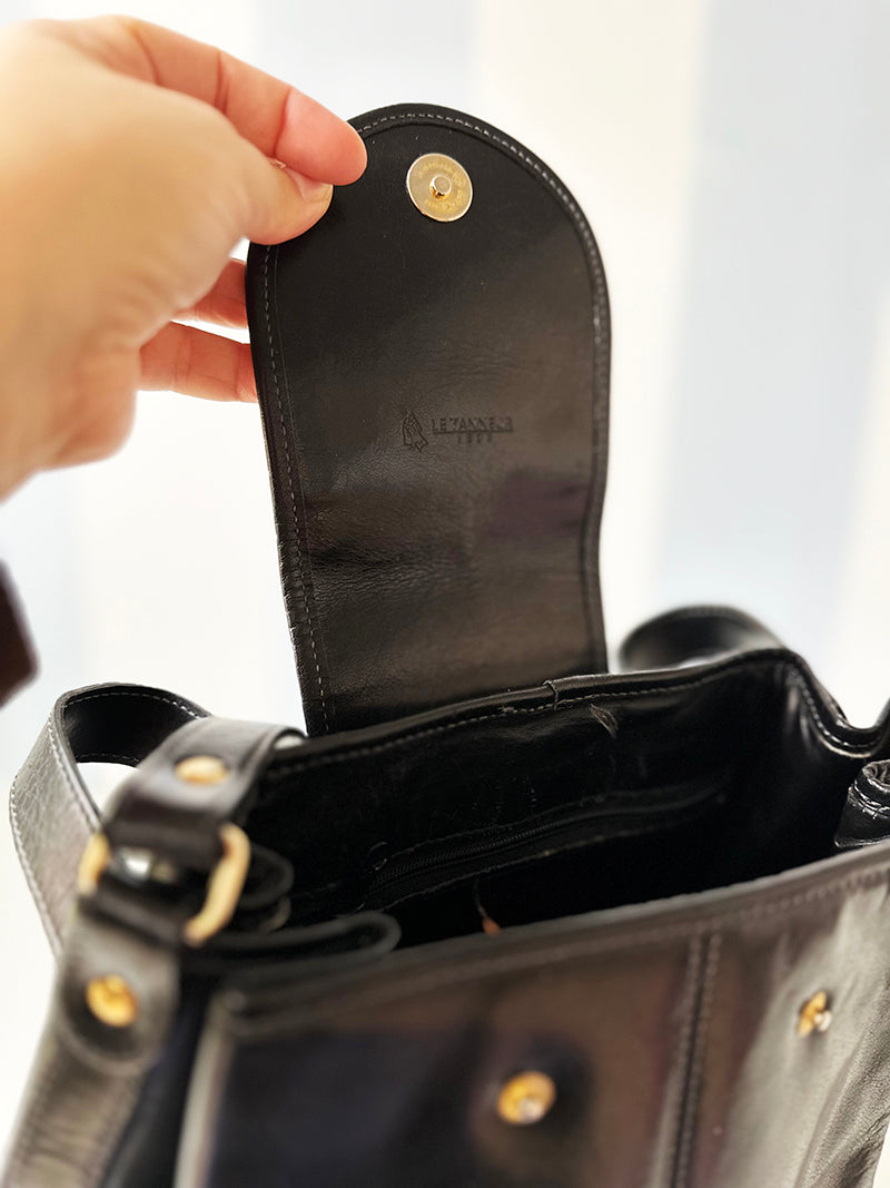 Zwarte leren buideltas