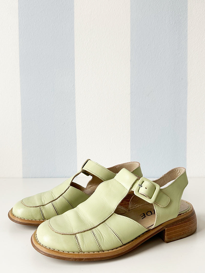 Lichtgroene leren sandalen | 37