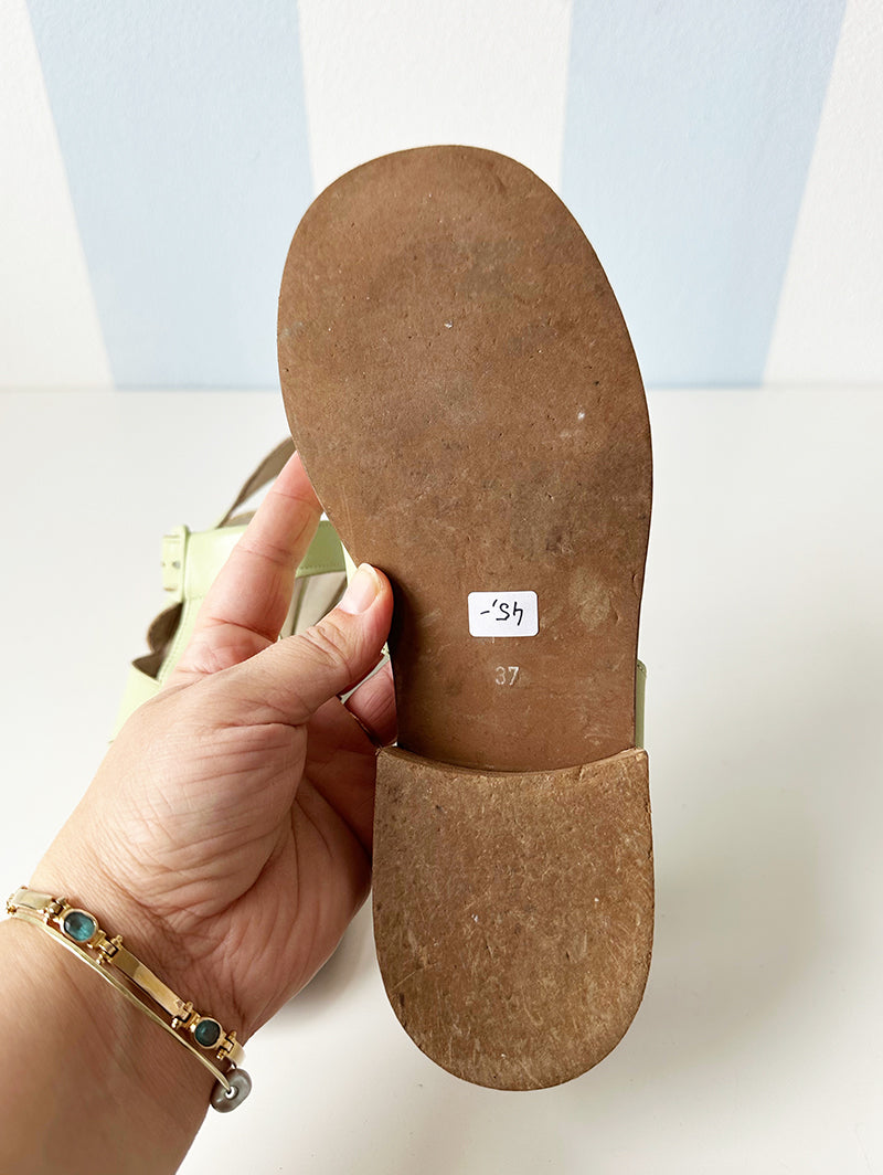 Lichtgroene leren sandalen | 37
