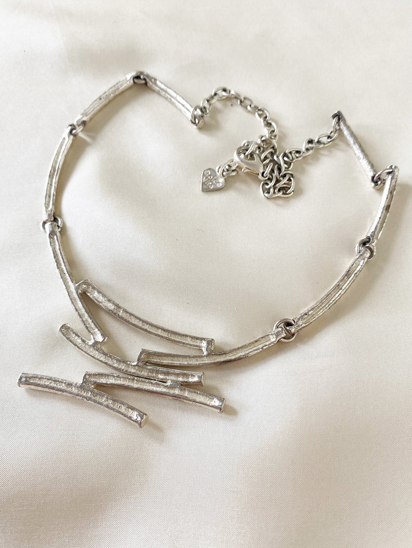 Verzilverd collier