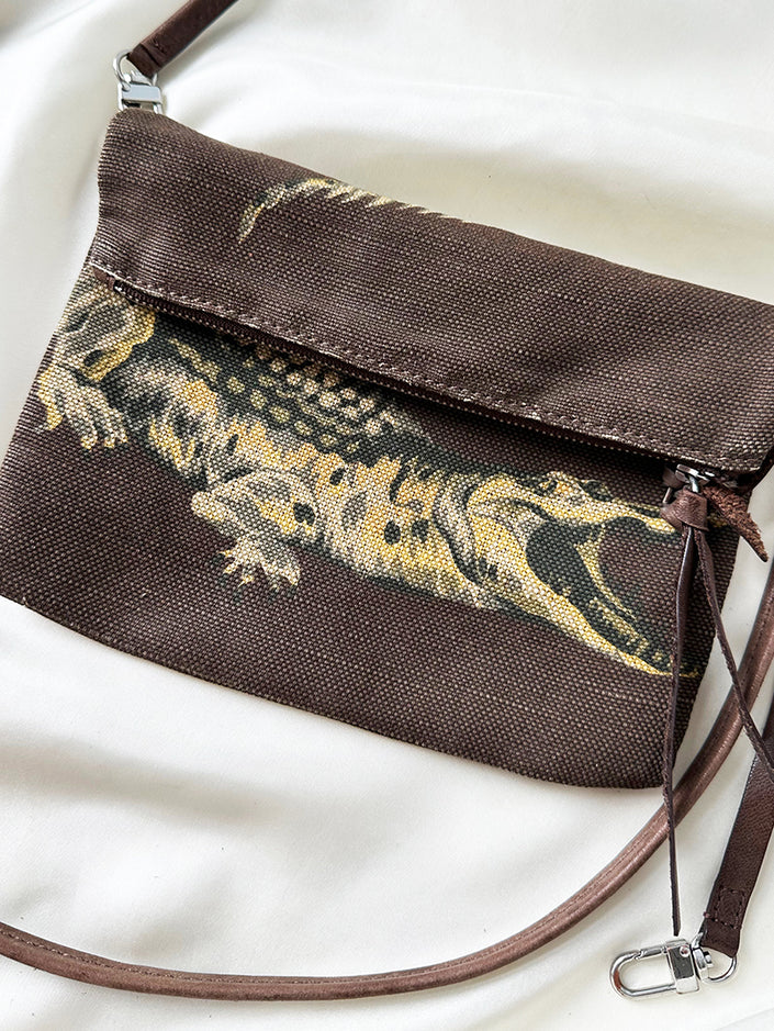 Schoudertasje met krokodil